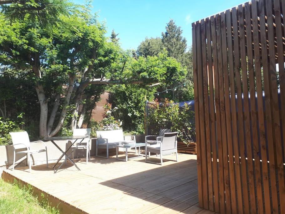 Joli Studio Climatise Avec Jacuzzi Prive Et Entree Independante Fréjus Dış mekan fotoğraf
